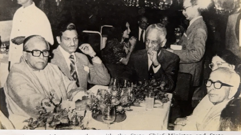 Dadu with West Bengal CM and Governor