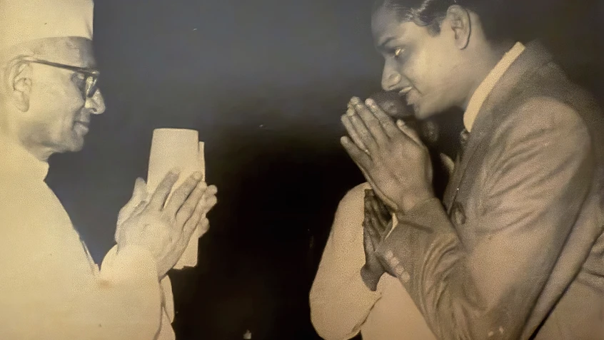 Dadu meets DPM Morarji Desai, 1968