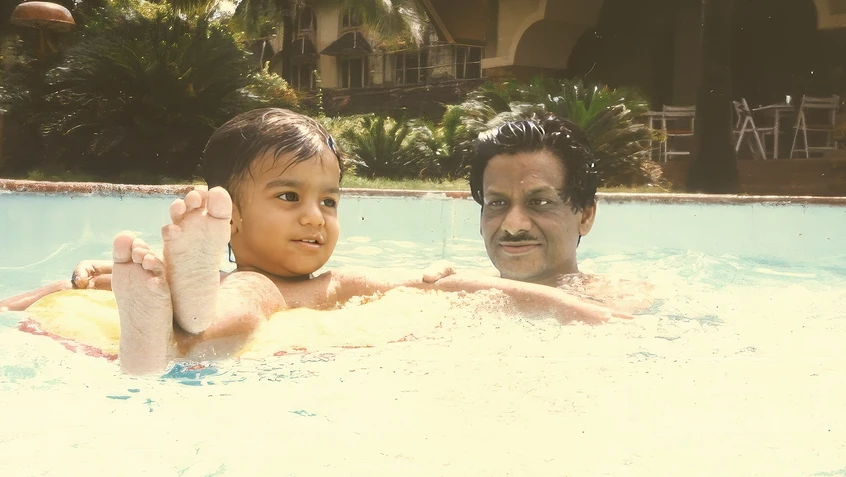 Dadu and Bhaiya Swimming